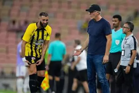 الرياضية: بنزيما وافق على رحيل لوران بلان من تدريب اتحاد جدة